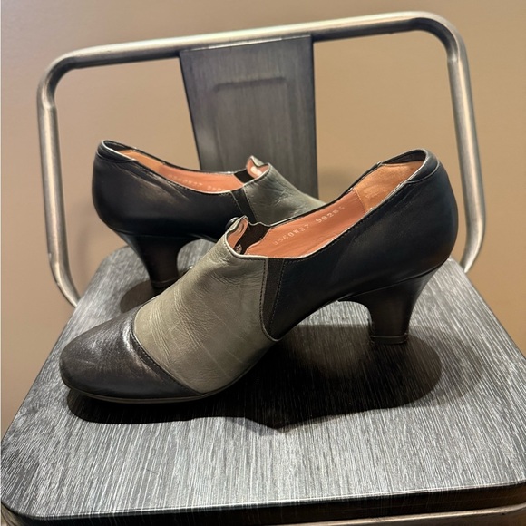 BeautyFeel Retro-Look Black and Grey Leather Cushioned Comfort Heels Sz 6-6.5 W - Picture 6 of 15